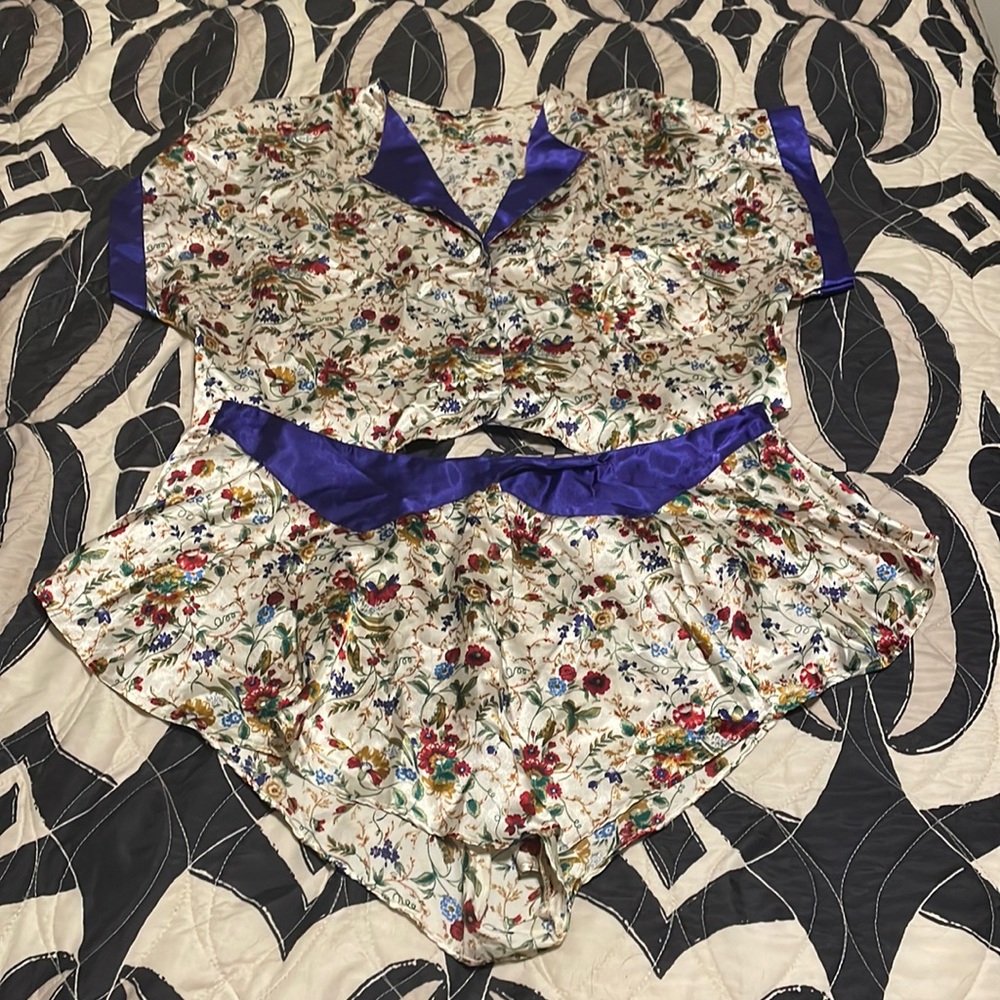 Fun true vintage satin lingerie set